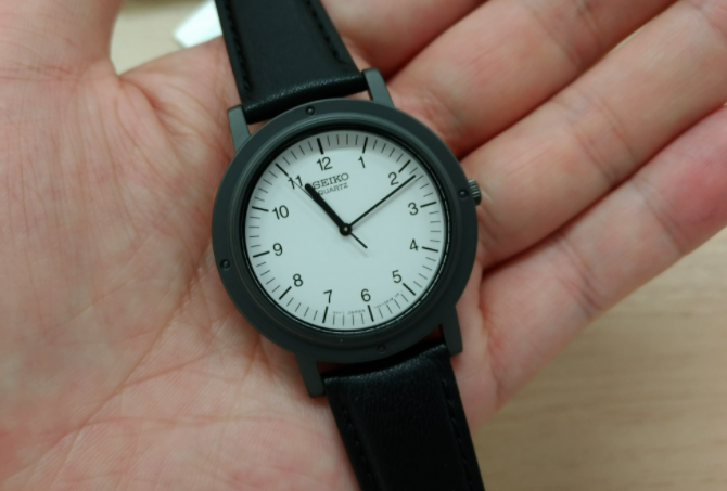 レビュー】数量限定1982本 ジョブズが愛した腕時計 シャリオ復刻 セイコー × ナノユニバース SCXP041 | ZENMAIのココ東京